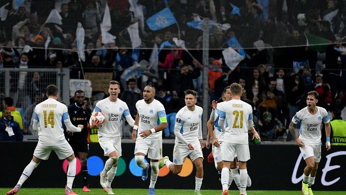 MARSEILLE, FRANCE - NOVEMBER 04: Dimitri Payet of Olympique Marseille celebrates after scoring the second goal of his team with his team mates during the UEFA Europa League group E match between Olympique Marseille and SS Lazio at Stade Velodrome on November 04, 2021 in Marseille, France. (Photo by Marco Rosi - SS Lazio/Getty Images) MARSEILLE, FRANCE - NOVEMBER 04: Dimitri Payet of Olympique Marseille celebrates after scoring the second goal of his team with his team mates during the UEFA Europa League group E match between Olympique Marseille and SS Lazio at Stade Velodrome on November 04, 2021 in Marseille, France. (Photo by Marco Rosi - SS Lazio/Getty Images)