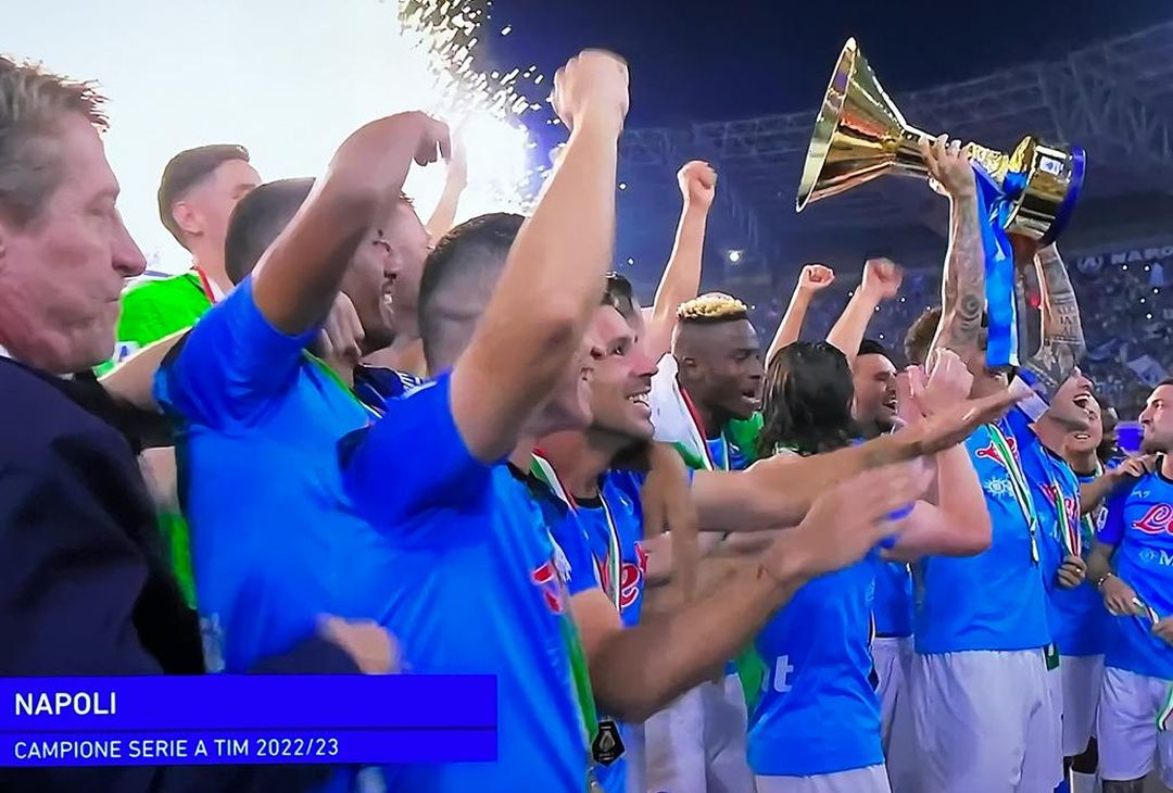 GALLERY Capitan Di Lorenzo alza la Coppa! Le foto della premiazione scudetto - immagine 9