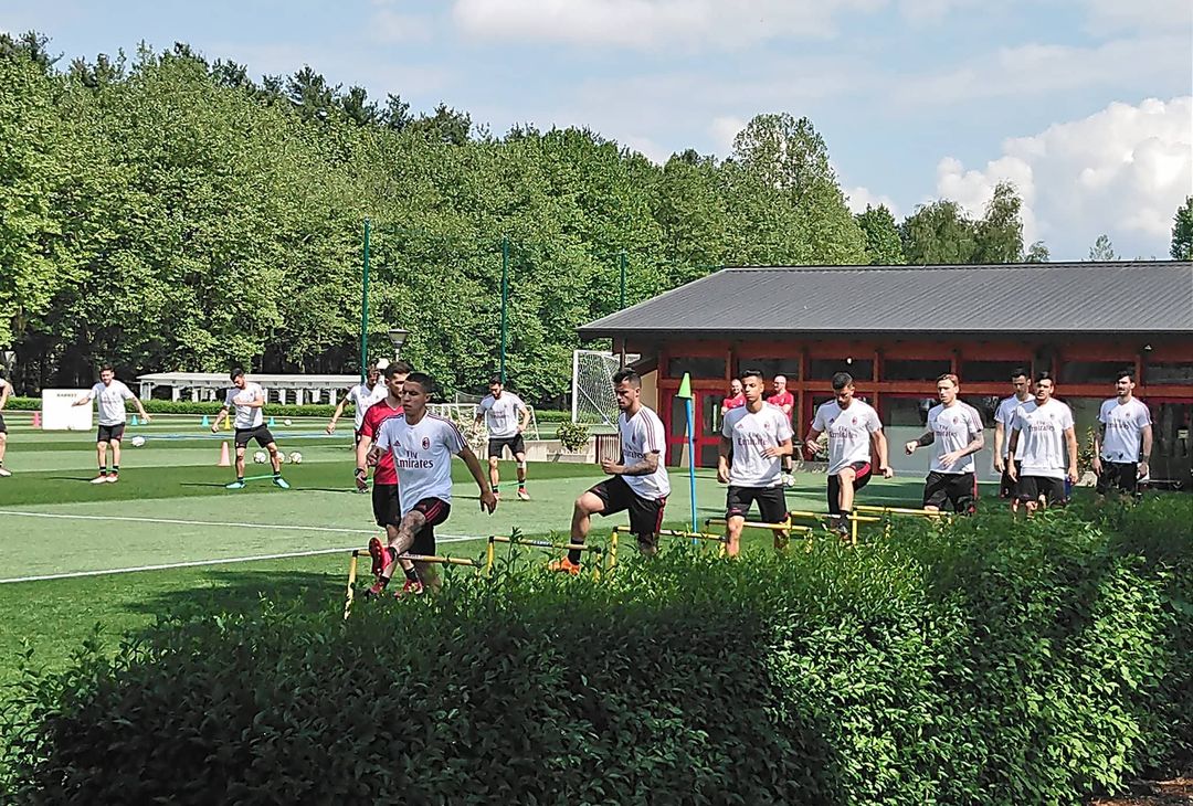Il Milan si allena a Milanello