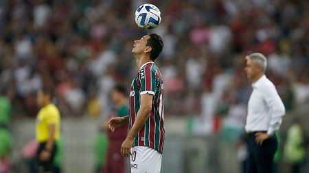 RIO DE JANEIRO, BRAZIL - JUNE 27: Paulo Henrique Ganso of Fluminense heads the ball during a Copa CONMEBOL Libertadores 2023 Group D match between Fluminense and Sporting Cristal at Maracana Stadium on June 27, 2023 in Rio de Janeiro, Brazil. (Photo by Wagner Meier/Getty Images)