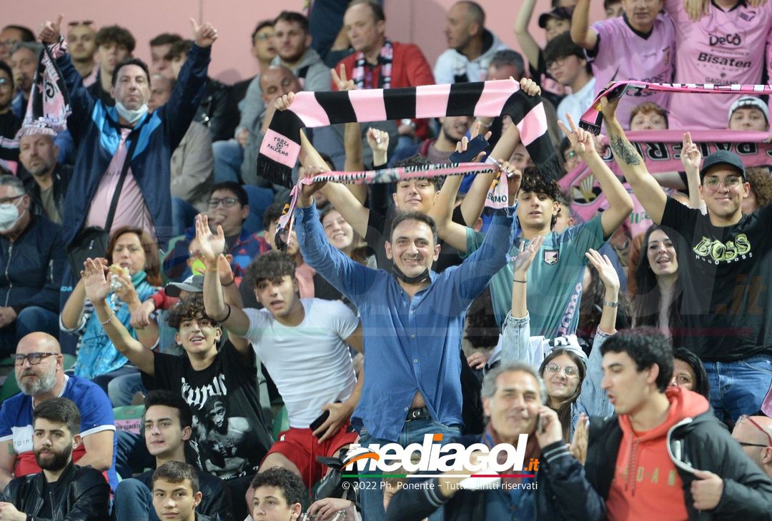 Fotogallery, i tifosi allo stadio per Palermo-Triestina 1-1 - immagine 24