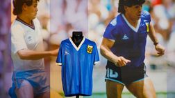 “La mano de Dios”, la maglia di Maradona messa all’asta, riceve un’offerta di 4 milioni di sterline
