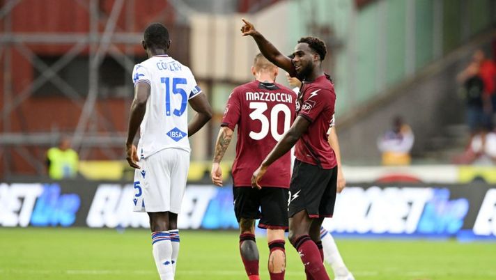 SALERNO, ITALY - AUGUST 28: Boulaye Dia of Salernitana celebrates after scoring the 1-0 goal during the Serie A match between Salernitana and UC Sampdoria at Stadio Arechi on August 28, 2022 in Salerno, Italy. (Photo by Francesco Pecoraro/Getty Images) Salernitana, Boulaye Dia sorprende: così sale il suo valore al fantacalcio - immagine 1