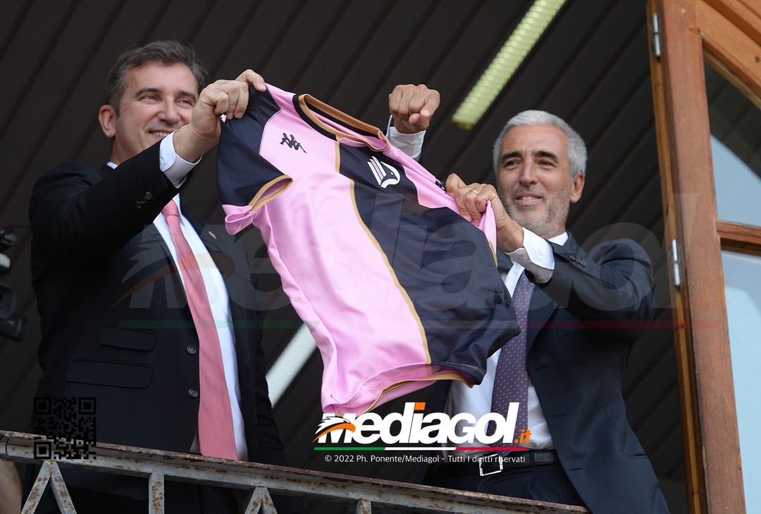 FOTO PALERMO AL CITY GROUP: MIRRI, SORIANO E L’ABBRACCIO DEI TIFOSI (GALLERY) - immagine 12