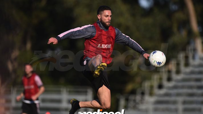 PALERMO, ITALY - MARCH 06: Anfrea Rispoli in action during a US Citta' di Palermo training session at Tenente Carmelo Onorato Sports Center on March 06, 2019 in Palermo, Italy. (Photo by Tullio M. Puglia/Getty Images) 