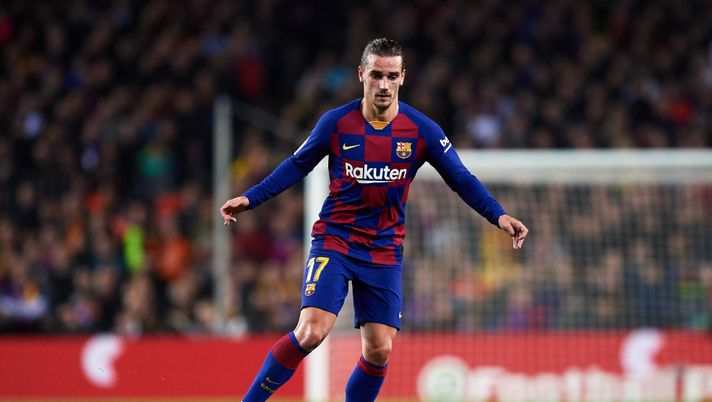 BARCELONA, SPAIN - DECEMBER 18: Antoine Griezmann of FC Barcelona conducts the ball during the Liga match between FC Barcelona and Real Madrid CF at Camp Nou on December 18, 2019 in Barcelona, Spain. (Photo by Alex Caparros/Getty Images) BARCELONA, SPAIN - DECEMBER 18: Antoine Griezmann of FC Barcelona conducts the ball during the Liga match between FC Barcelona and Real Madrid CF at Camp Nou on December 18, 2019 in Barcelona, Spain. (Photo by Alex Caparros/Getty Images)