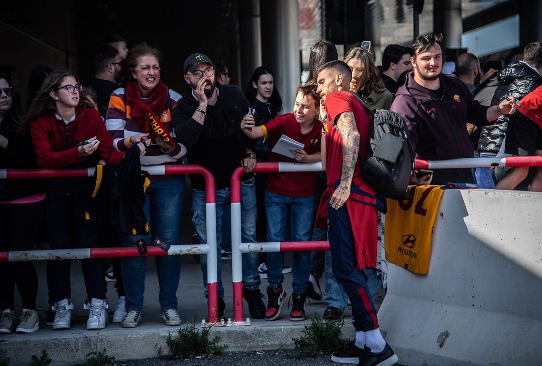 La Roma in viaggio verso Bergamo. Domani il match con l’Atalanta – FOTO GALLERY - immagine 14