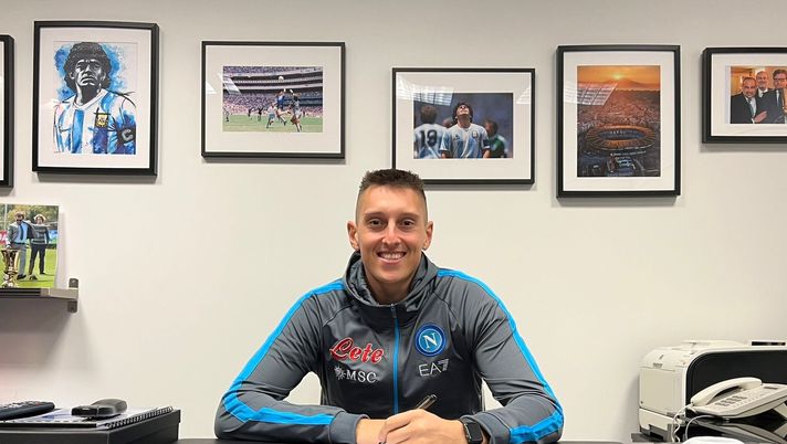 FOTO De Laurentiis annuncia Gollini: “Benvenuto Pierluigi!”. Sarà il nuovo vice Meret - immagine 1