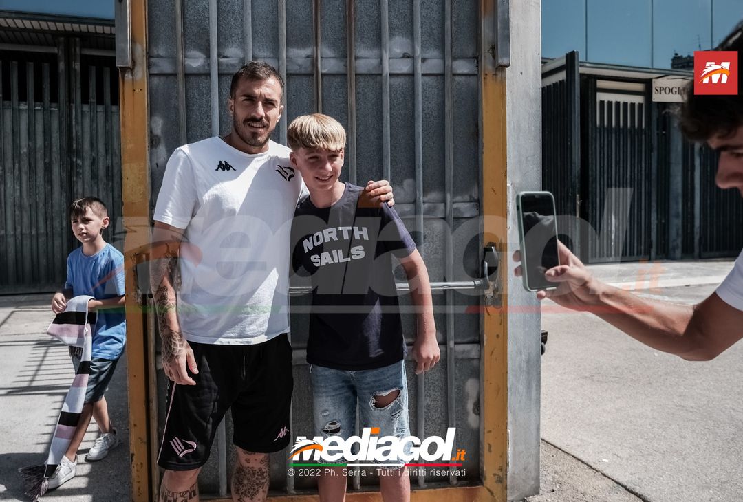 FOTO Frosinone-Palermo, i rosanero in partenza dallo stadio “Renzo Barbera” (Gallery) - immagine 4