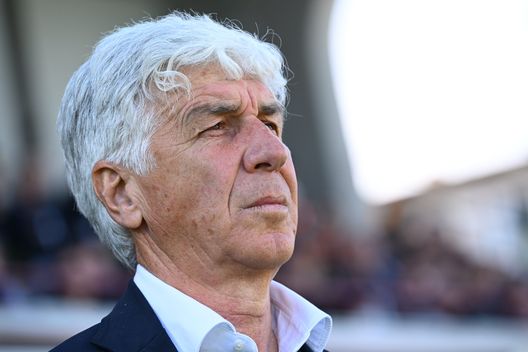 CREMONA, ITALY - APRIL 01: Coach Gian Piero Gasperini of Atalanta reacts before the Serie A match between US Cremonese and Atalanta BC at Stadio Giovanni Zini on April 01, 2023 in Cremona, Italy. (Photo by Marco M. Mantovani/Getty Images) La Fiorentina vola, l’Atalanta zoppica. Italiano rincorre Gasperini- immagine 2