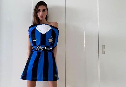 Ex Inter, lady Candreva confessa la crisi: “Bloccato sul telefono, cancellate le nostre foto” Ex Inter, lady Candreva confessa la crisi: “Bloccato sul telefono, cancellate le nostre foto” - immagine 1