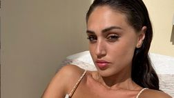 Cecilia Rodriguez, relax e tintarella a Trento: il bikini della modella è davvero da urlo