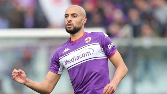 FLORENCE, ITALY - APRIL 03: Sofyan Amrabat of ACF Fiorentina in action during the Serie A match between ACF Fiorentina and Empoli FC at Stadio Artemio Franchi on April 3, 2022 in Florence, Italy. (Photo by Gabriele Maltinti/Getty Images) “Perché abbiamo scelto Amrabat”. Ecco le dichiarazioni che fanno arrabbiare Torreira - immagine 1
