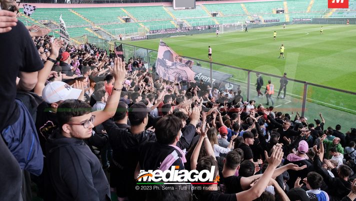 VIDEO Palermo, allenamento al “Renzo Barbera”: la spinta dei tifosi rosanero Palermo