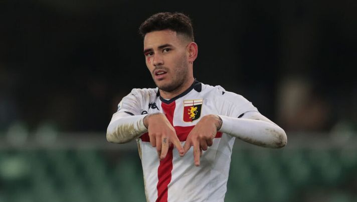VERONA, ITALY - JANUARY 12: Toni Sanabria of Genoa CFC celebrates after scoring the opening goal during the Serie A match between Hellas Verona and Genoa CFC at Stadio Marcantonio Bentegodi on January 12, 2020 in Verona, Italy. (Photo by Emilio Andreoli/Getty Images) Sky: “Proposta per Sanabria: l’idea ritorno in Italia e una promessa per Lammers dal 27 gennaio” - immagine 1
