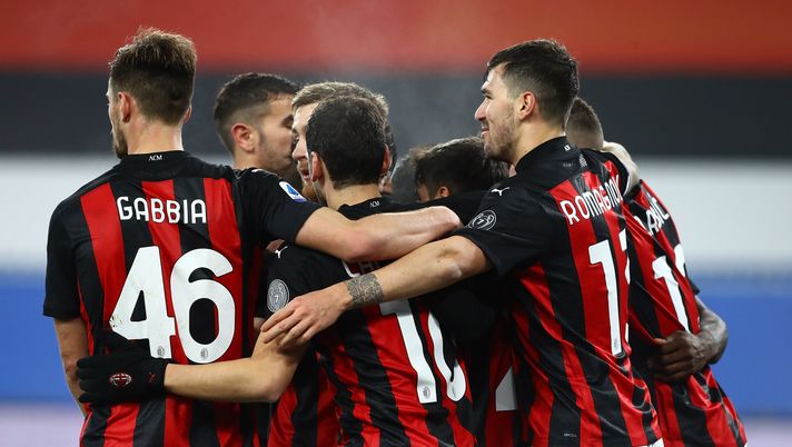 GENOA, ITALY - DECEMBER 06: Franck Kessie (obscured) of AC Milan celebrates with his team-mates after scoring the opening goal during the Serie A match between UC Sampdoria and AC Milan at Stadio Luigi Ferraris on December 6, 2020 in Genoa, Italy. (Photo by Marco Luzzani/Getty Images) GENOA, ITALY - DECEMBER 06: Franck Kessie (obscured) of AC Milan celebrates with his team-mates after scoring the opening goal during the Serie A match between UC Sampdoria and AC Milan at Stadio Luigi Ferraris on December 6, 2020 in Genoa, Italy. (Photo by Marco Luzzani/Getty Images)