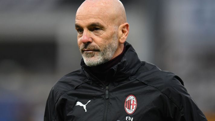 PARMA, ITALY - DECEMBER 01: Stefano Pioli head coach of AC Milan looks on during the Serie A match between Parma Calcio and AC Milan at Stadio Ennio Tardini on December 1, 2019 in Parma, Italy. (Photo by Alessandro Sabattini/Getty Images) PARMA, ITALY - DECEMBER 01: Stefano Pioli head coach of AC Milan looks on during the Serie A match between Parma Calcio and AC Milan at Stadio Ennio Tardini on December 1, 2019 in Parma, Italy. (Photo by Alessandro Sabattini/Getty Images)