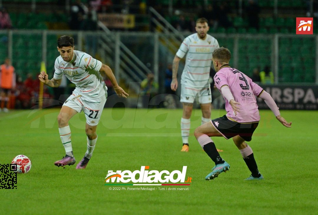 FOTO Palermo-Venezia 0-1, 14ª giornata di Serie B 2022-2023 (Gallery) - immagine 25