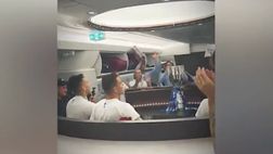 VIDEO / Sanchez riprende la festa dopo la vittoria della Supercoppa