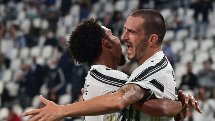 Juventus' Italian defender Leonardo Bonucci celebrates with Juventus' American midfielder Weston McKennie (L) after scoring his team's second goal during the Italian Serie A football match Juventus vs Sampdoria on September 20, 2020 at the Juventus stadium in Turin. (Photo by MIGUEL MEDINA / AFP) (Photo by MIGUEL MEDINA/AFP via Getty Images) Juve, restano due dubbi di formazione a Pirlo: tutte le scelte per la Samp - immagine 1