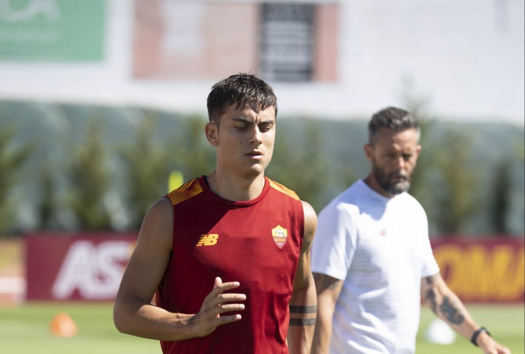 Allenamento mattutino per Paulo Dybala – FOTO GALLERY - immagine 12