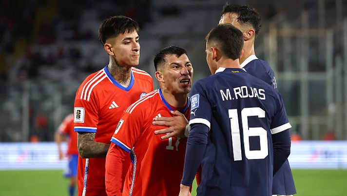 Rio, il derby dei Giganti: Medel espulso esplode su Twitter “Vergogna” - immagine 1