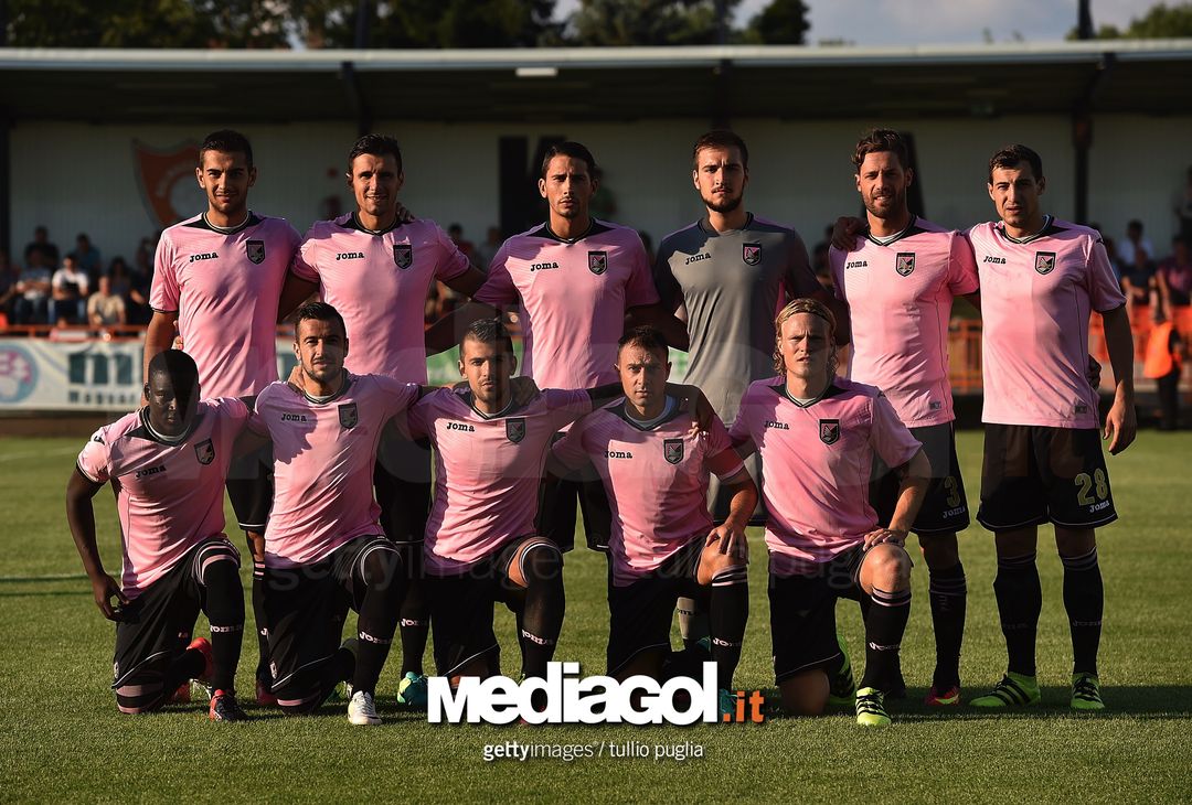  BALMAZUJVAROS, HUNGARY - JULY 22:   Players of Palermo pose for a team shot during the pre-season friendly match between US Citta' di Palermo and Balmazujvarosi Fc at Balmazujvarosi Varosi Sportpalya on July 22, 2016 in Balmazujvaros, Hungary.  (Photo by Tullio M. Puglia/Getty Images)  