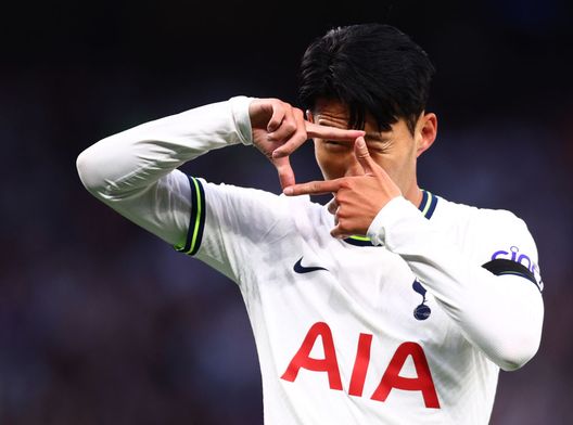 LONDON, ENGLAND - SEPTEMBER 17: Son Heung-Min of Tottenham Hotspur celebrates after scoring their team's fourth goal during the Premier League match between Tottenham Hotspur and Leicester City at Tottenham Hotspur Stadium on September 17, 2022 in London, England. (Photo by Clive Rose/Getty Images) Conte: “Ho detto a Son di ripetere l’esperimento. Chi ha qualità può cambiare la partita dalla panchina” - immagine 1