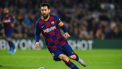 Barcellona, continua a essere in vendita maglia di Messi autografata