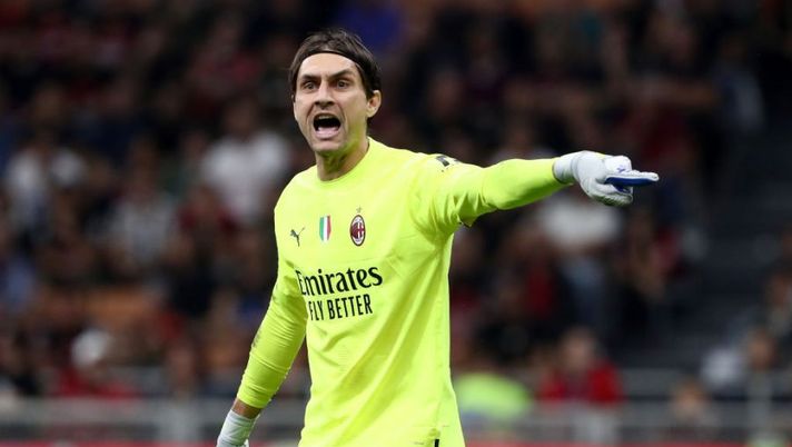 MILAN, ITALY - OCTOBER 08: Ciprian Tatarusanu of AC Milan reacts during the Serie A match between AC Milan and Juventus at Stadio Giuseppe Meazza on October 08, 2022 in Milan, Italy. (Photo by Marco Luzzani/Getty Images) Milan, chi c’è in pole tra Mirante e Tatarusanu verso la gara con la Salernitana - immagine 1