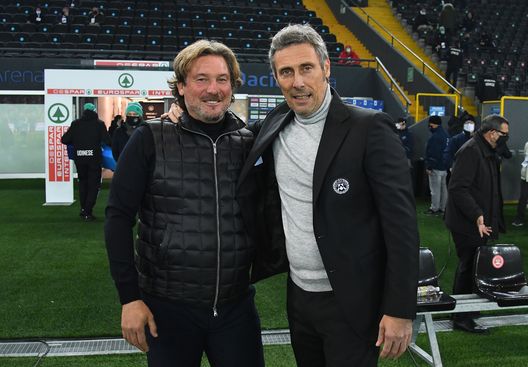 UDINE, ITALY - DECEMBER 15: Giovanni Stroppa head coach of FC Crotone embraces Luca Gotti head coach of Udinese Calcio during the Serie A match between Udinese Calcio and FC Crotone at Dacia Arena on December 15, 2020 in Udine, Italy. (Photo by Alessandro Sabattini/Getty Images) UDINE, ITALY - DECEMBER 15: Giovanni Stroppa head coach of FC Crotone embraces Luca Gotti head coach of Udinese Calcio during the Serie A match between Udinese Calcio and FC Crotone at Dacia Arena on December 15, 2020 in Udine, Italy. (Photo by Alessandro Sabattini/Getty Images)