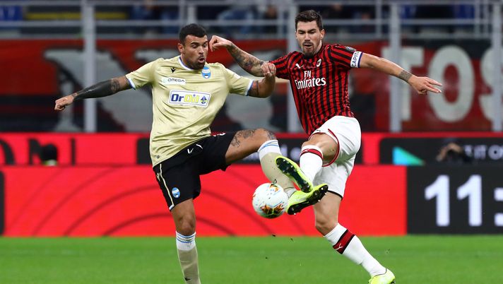 31 ottobre 2019, Milan-Spal 1-0: Andrea Petagna ed Alessio Romagnoli (credits: GETTY Images)
