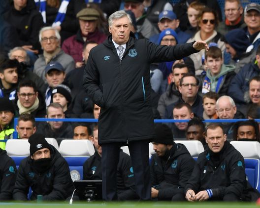 Carlo Ancelotti sulla panchina dell'Everton Carlo Ancelotti sulla panchina dell'Everton