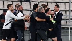 AEK-PAOK, il derby delle aquile a due teste e degli spintoni fra le due panchine…