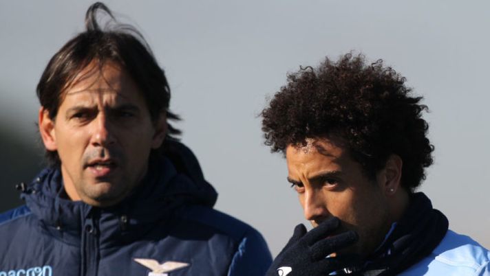 ROME, ITALY - DECEMBER 06: SS Lazio head coach Simone Inzaghi and Felipe Anderson looks on during the SS Lazio training session on December 6, 2017 in Rome, Italy. (Photo by Paolo Bruno/Getty Images) Lazio, c’è Felipe Anderson ma Inzaghi non cambia: scelta la formazione anti-Torino - immagine 1