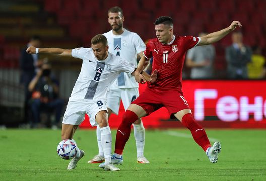 BELGRADE, SERBIA - JUNE 05: Sandi Lovric of Slovenia battles for possession with Luka Jovic of Serbia during the UEFA Nations League League B Group 4 match between Serbia and Slovenia at Stadion Rajko Mitić on June 05, 2022 in Belgrade, Serbia. (Photo by Srdjan Stevanovic/Getty Images) Monti: “Contento per Italiano, ma perché non rinnovare subito?”- immagine 2