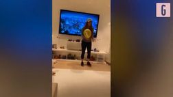 VIDEO / Come si gioca con i palloncini? Shakira lo insegna ai figli