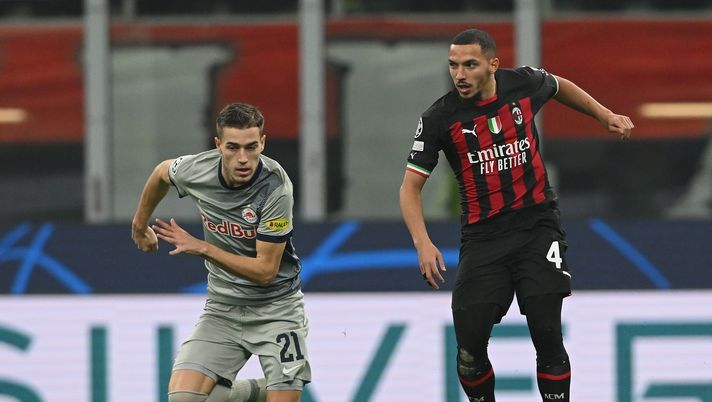MILAN, ITALY - NOVEMBER 02: Ismael Bennacer of AC Milan competes for the ball with Luka Sucic of FC Salzburg during the UEFA Champions League group E match between AC Milan and FC Salzburg at Giuseppe Meazza Stadium on November 02, 2022 in Milan, Italy. (Photo by Claudio Villa/AC Milan via Getty Images) Milan-Salisburgo: vediamo insieme i numeri della gara - immagine 1