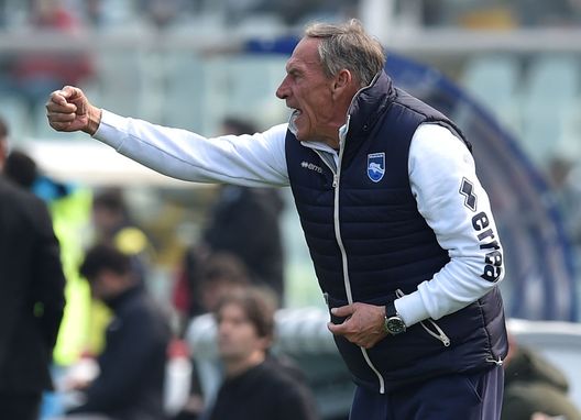 PESCARA, ITALY - APRIL 02: Zdenek Zeman head coach of Pescara Calcio during the Serie A match between Pescara Calcio and AC Milan at Adriatico Stadium on April 2, 2017 in Pescara, Italy. (Photo by Giuseppe Bellini/Getty Images) Pescara-Entella, probabili formazioni: Zeman vuole la sua rivincita. Merola vs Merkaj- immagine 3