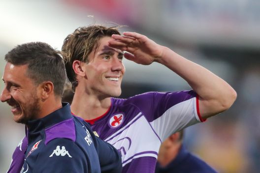 GERMOGLI PH: 31 OTTOBRE 2021 FIRENZE STADIO ARTEMIO FRANCHI SERIE A FIORENTINA VS SPEZIA NELLA FOTO SALUTO VLAHOVIC GERMOGLI PH: 31 OTTOBRE 2021 FIRENZE STADIO ARTEMIO FRANCHI SERIE A FIORENTINA VS SPEZIA NELLA FOTO SALUTO VLAHOVIC