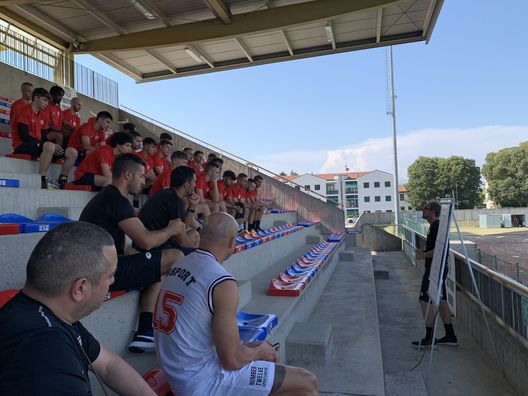 Mauro Zironelli durante la prima lezione tattica alla Luparense Luparense, Zarattini si affida a “Ziro”: sarà la volta buona per la storica promozione?- immagine 2