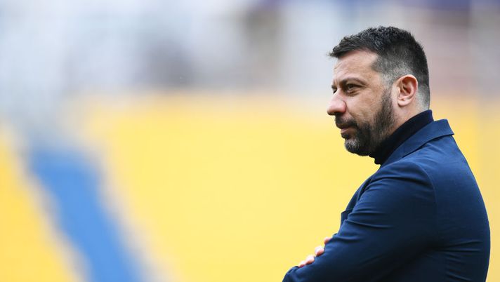 PARMA, ITALY - FEBRUARY 21: Roberto D'Aversa, Head Coach of Parma Calcio looks on prior to the Serie A match between Parma Calcio and Udinese Calcio at Stadio Ennio Tardini on February 21, 2021 in Parma, Italy. Sporting stadiums around Italy remain under strict restrictions due to the Coronavirus Pandemic as Government social distancing laws prohibit fans inside venues resulting in games being played behind closed doors. (Photo by Alessandro Sabattini/Getty Images) PARMA, ITALY - FEBRUARY 21: Roberto D'Aversa, Head Coach of Parma Calcio looks on prior to the Serie A match between Parma Calcio and Udinese Calcio at Stadio Ennio Tardini on February 21, 2021 in Parma, Italy. Sporting stadiums around Italy remain under strict restrictions due to the Coronavirus Pandemic as Government social distancing laws prohibit fans inside venues resulting in games being played behind closed doors. (Photo by Alessandro Sabattini/Getty Images)