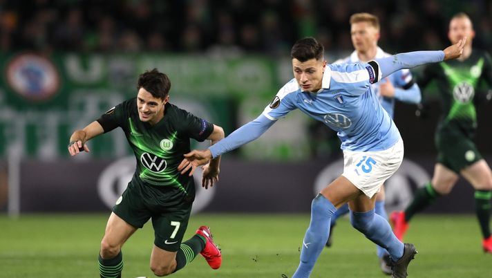 Anel Ahmedhodzic (difensore Malmö), qui impegnato nell'Europa League 2019-2020: è un obiettivo di calciomercato del Milan | AC Milan News (Getty Images) 