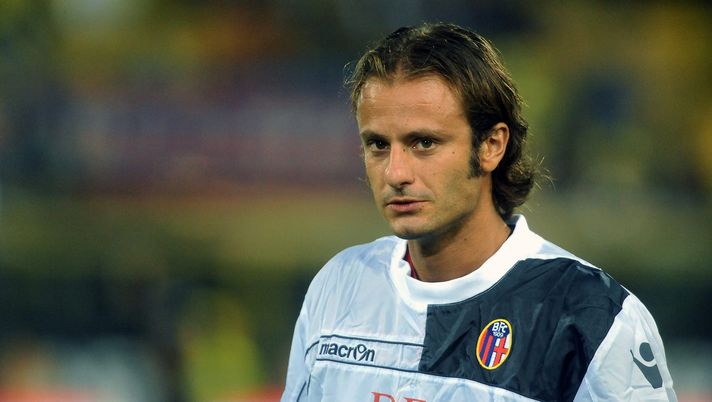 BOLOGNA, ITALY - SEPTEMBER 01: Alberto Gilardino # 10 of Bologna FC looks on before the beginning of the Serie A match between Bologna FC and AC Milan at Stadio Renato Dall'Ara on September 1, 2012 in Bologna, Italy. (Photo by Mario Carlini / Iguana Press/Getty Images) BOLOGNA, ITALY - SEPTEMBER 01: Alberto Gilardino # 10 of Bologna FC looks on before the beginning of the Serie A match between Bologna FC and AC Milan at Stadio Renato Dall'Ara on September 1, 2012 in Bologna, Italy. (Photo by Mario Carlini / Iguana Press/Getty Images)