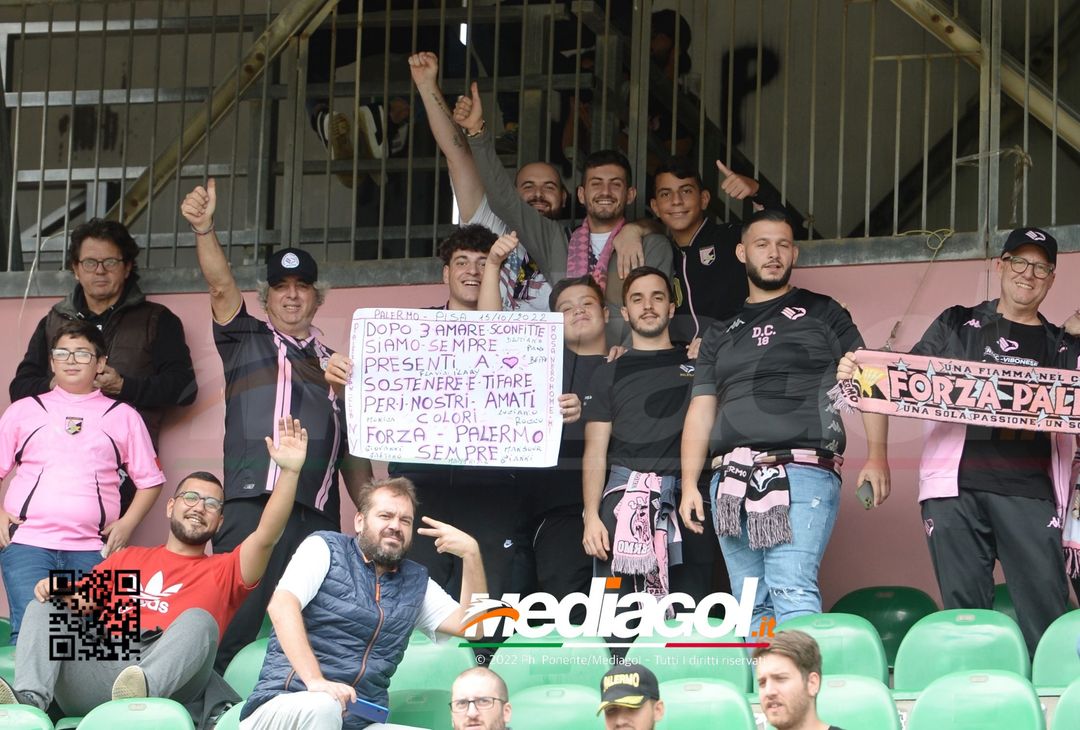 FOTOTIFO Palermo-Pisa 3-3, i tifosi allo Stadio “Renzo Barbera” (Gallery) - immagine 12