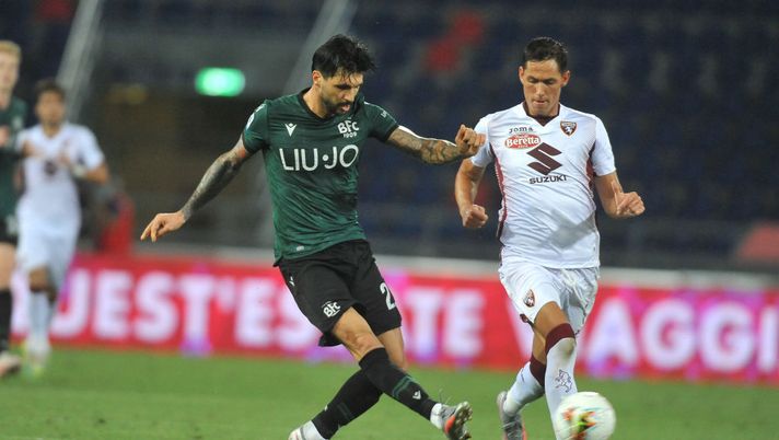 BOLOGNA, ITALY - AUGUST 02: Roberto Soriano of Bologna FC in action during the serie A match between Bologna FC and Torino FC at Stadio Renato Dall'Ara on August 02, 2020 in Bologna, Italy. (Photo by Mario Carlini / Iguana Press/Getty Images) 