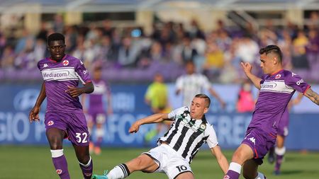 FLORENCE, ITALY - APRIL 27: Gerard Deulofeu of Udinese Calcio in action during the Serie A match between ACF Fiorentina and Udinese Calcio at Stadio Artemio Franchi on April 27, 2022 in Florence, Italy. (Photo by Gabriele Maltinti/Getty Images)