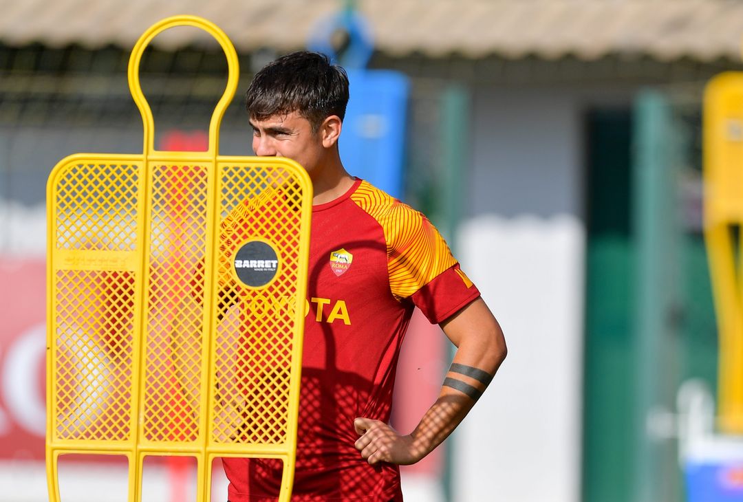 Trigoria, Dybala in gruppo prima della sfida con il Torino – FOTO GALLERY - immagine 41