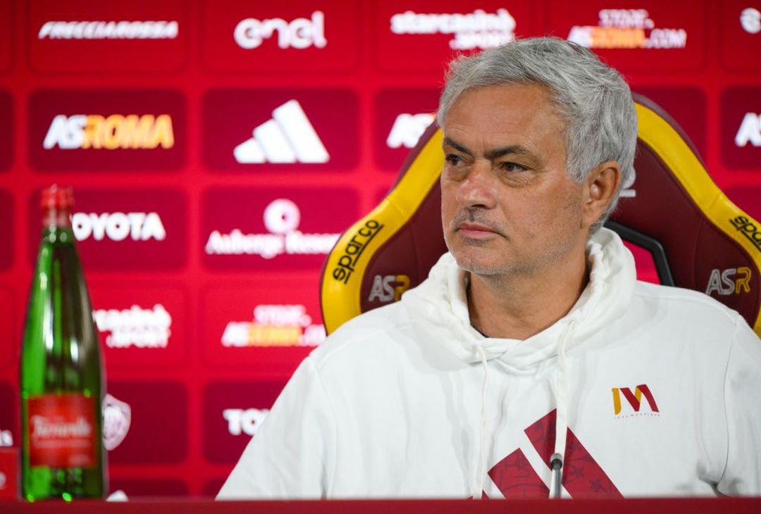 Trigoria, la conferenza stampa di Mourinho prima di Juventus-Roma – FOTO GALLERY - immagine 16
