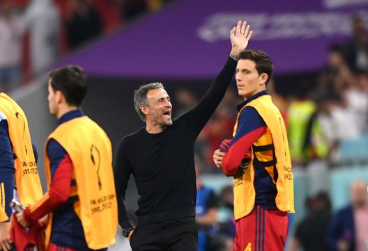 DOHA, QATAR - NOVEMBER 23: Luis Enrique, Head Coach of Spain, celebrates after the 7-0 win during the FIFA World Cup Qatar 2022 Group E match between Spain and Costa Rica at Al Thumama Stadium on November 23, 2022 in Doha, Qatar. (Photo by Stu Forster/Getty Images) Luis Enrique: “Qualche errore, ma siamo primi nel girone. Giappone? Nessun calcolo, non speculiamo”- immagine 2